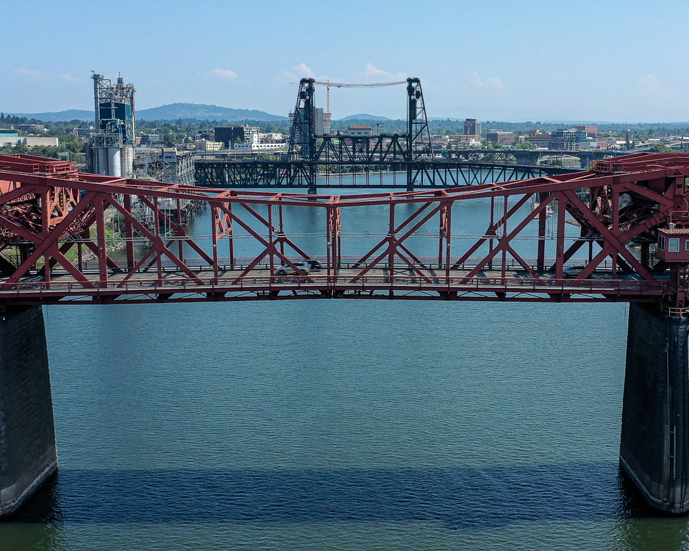 Bridge over the Willamette River in Portland, Oregon
