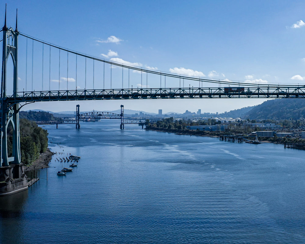 Bridge over the the Willamette River in Portland, Oregon