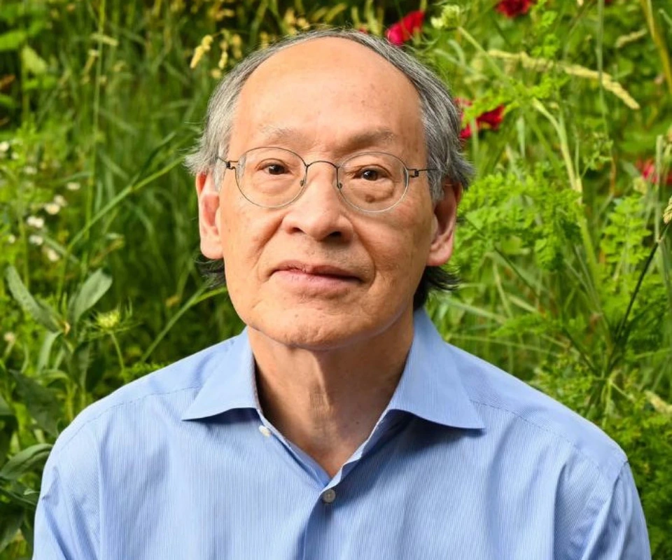 U.S. Poet Laureate Arthur Sze reads poetry at the New Mexico Book Association gala