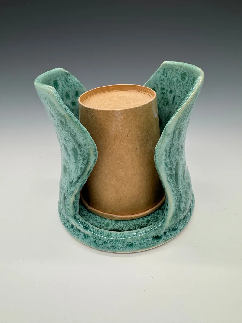 Cup holder: D6