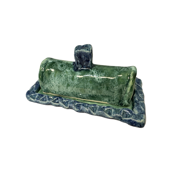 Porcelain butter dish: D16