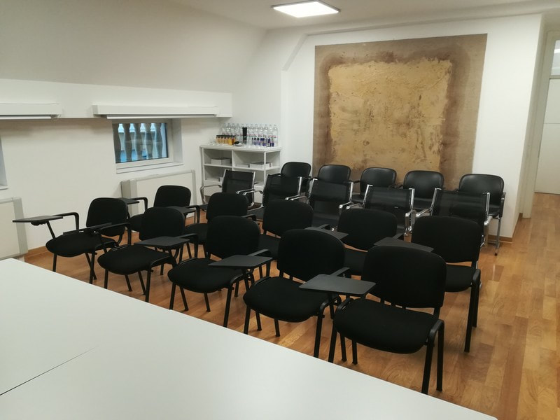 Iznajmljivanje konferencijskih stolica
