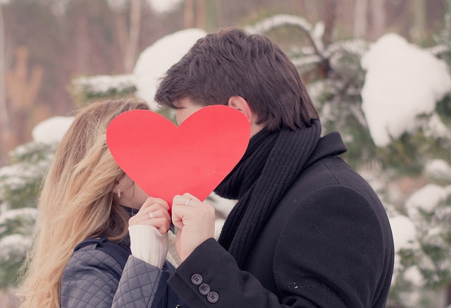 kiss romantic couple