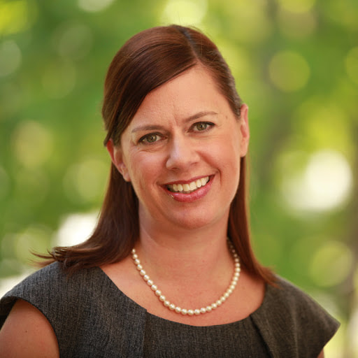 kelly garnett headshot