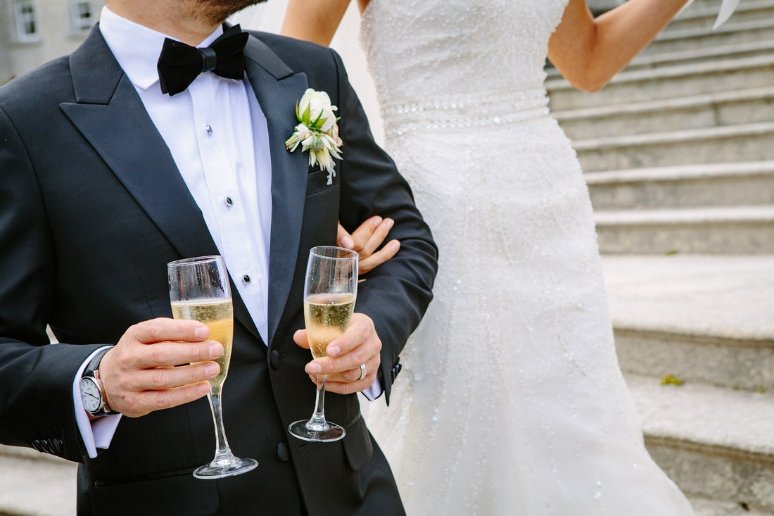 wedding couple with champagne