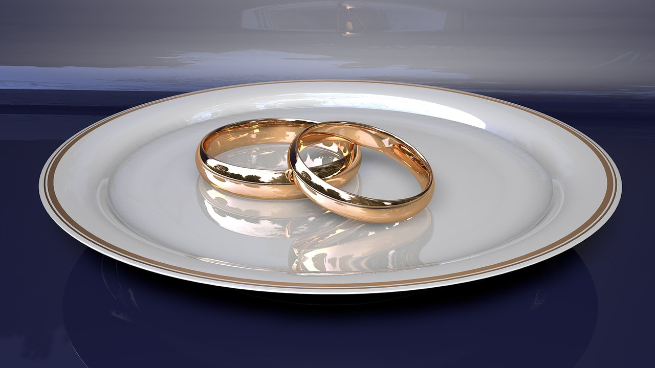 gold wedding bands