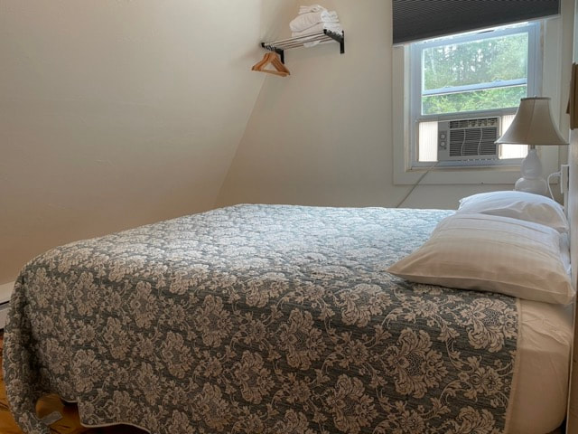 Queen bedroom