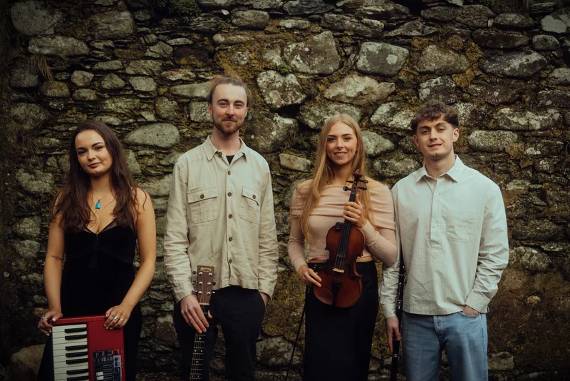 Tulua in Concert at the Gleneden Hall