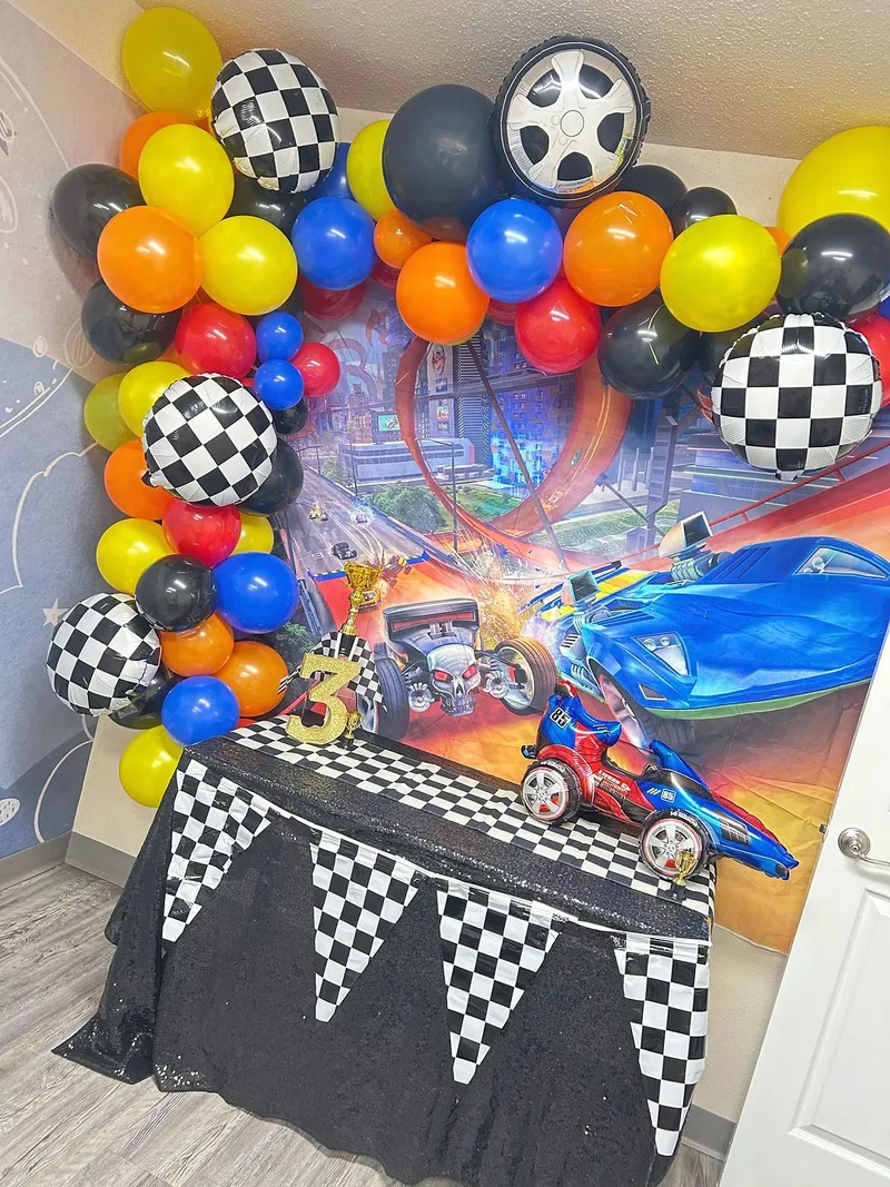 Racing car · Full Themed Décor