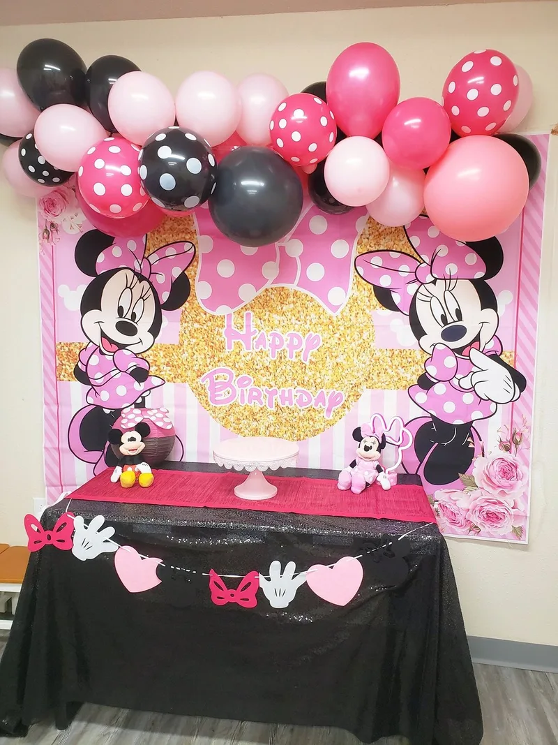 Minnie Mouse · Full Themed Décor