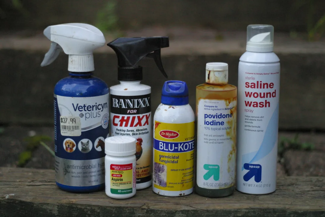 Chicken first aid supplies for wounds