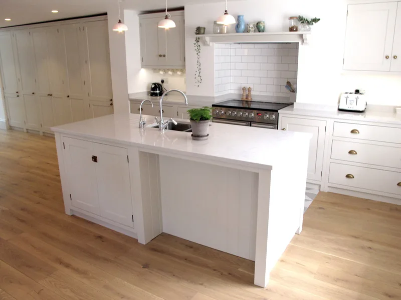 Bespoke shaker framed kitchen in Islington North London. Soft close birch ply drawers. Hand painted solid timber kitchen island . 