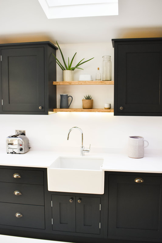 Mixed reclaimed and solid timber 'in frame' shaker kitchen in Crouch End North London