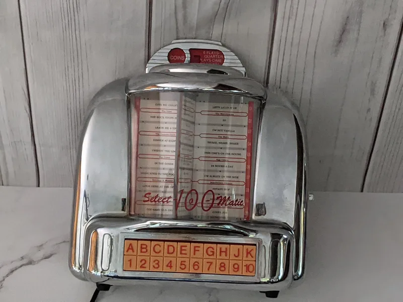 Select 100 Matic Juke Box Radio Collector's Edition