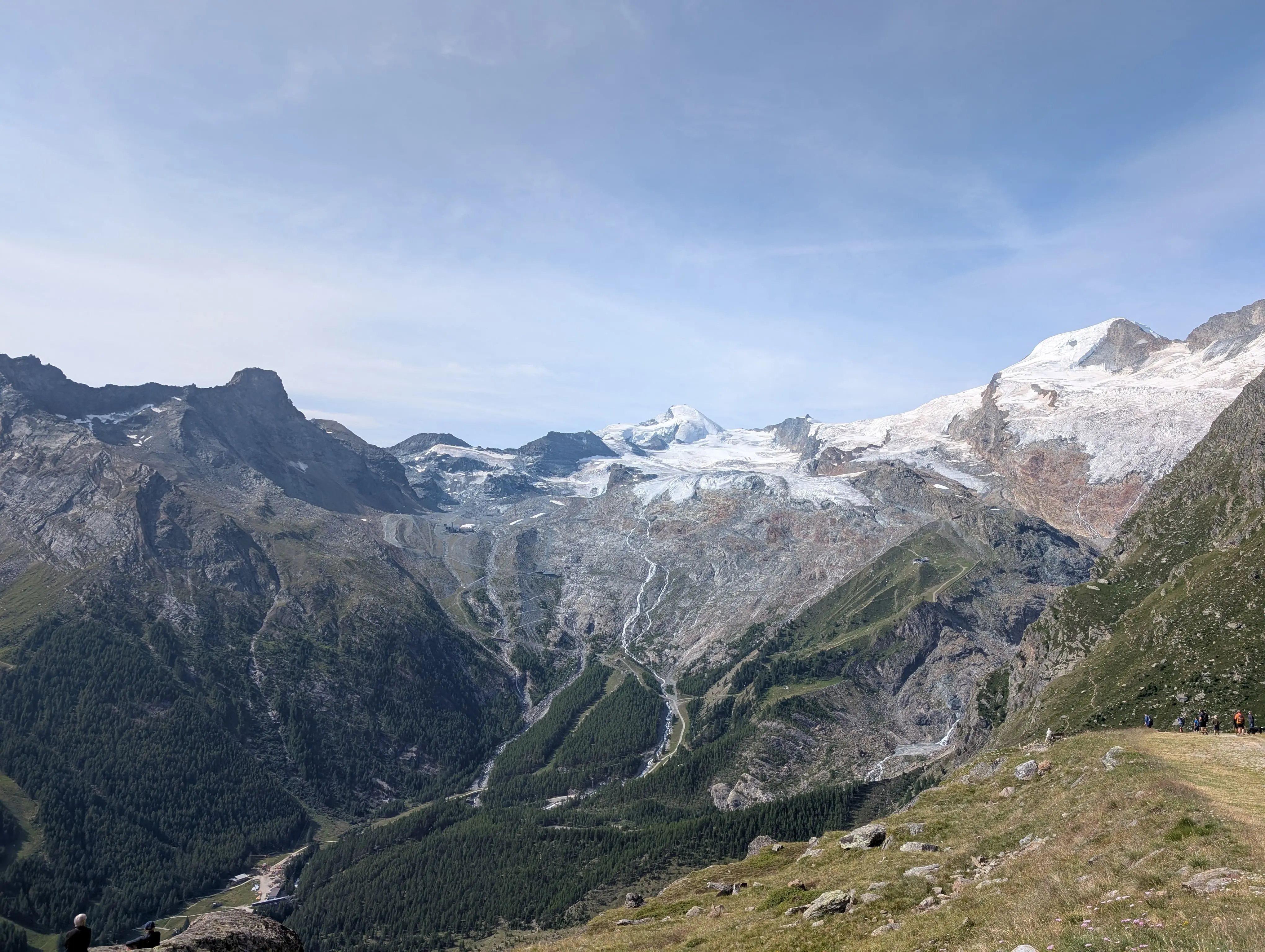 Ampitheatre of peaks around Saas Fee