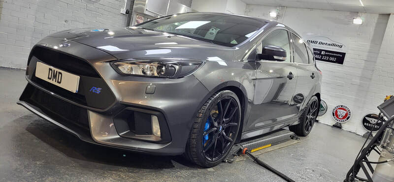 Ford Focus RS with ceramic coating showing deep glossy finish