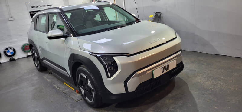 Lithium Silver Metallic paintwork on KIA EV3 looking glossy after being ceramic coated
