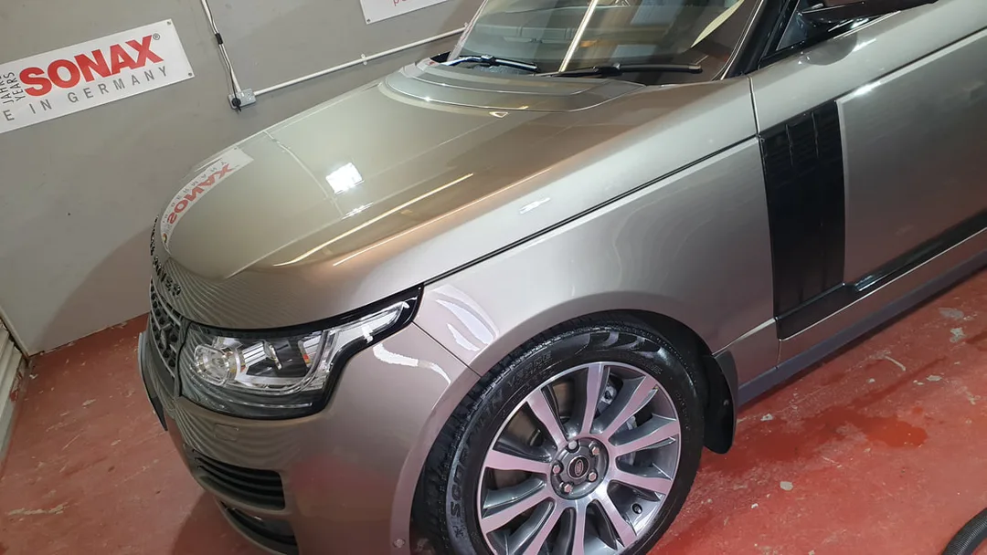 Range Rover after Single Stage Machine Polish