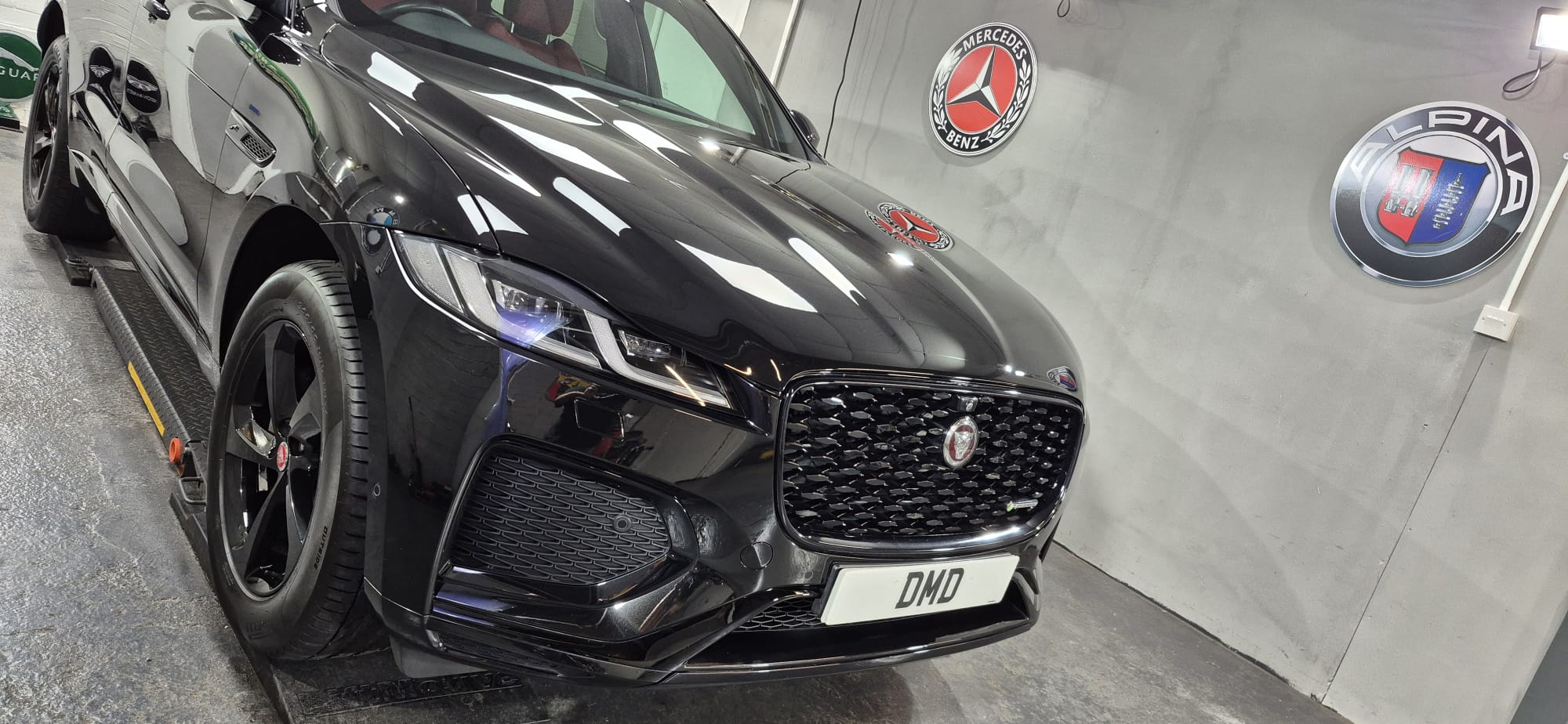 Major Paint Correction Paisley – Jaguar F-Pace - (Santorini Black)