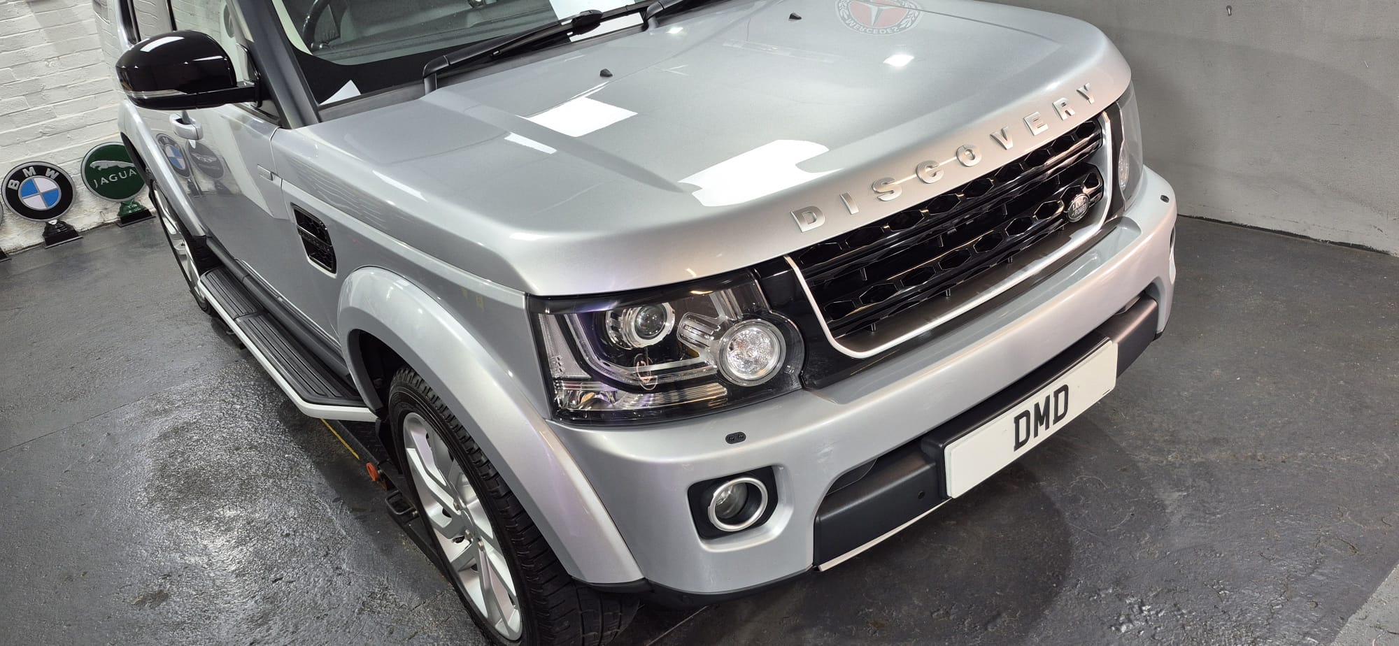 Paint Enhancement Detail on a 2016 Land Rover Discovery Landmark Edition in Indus Silver